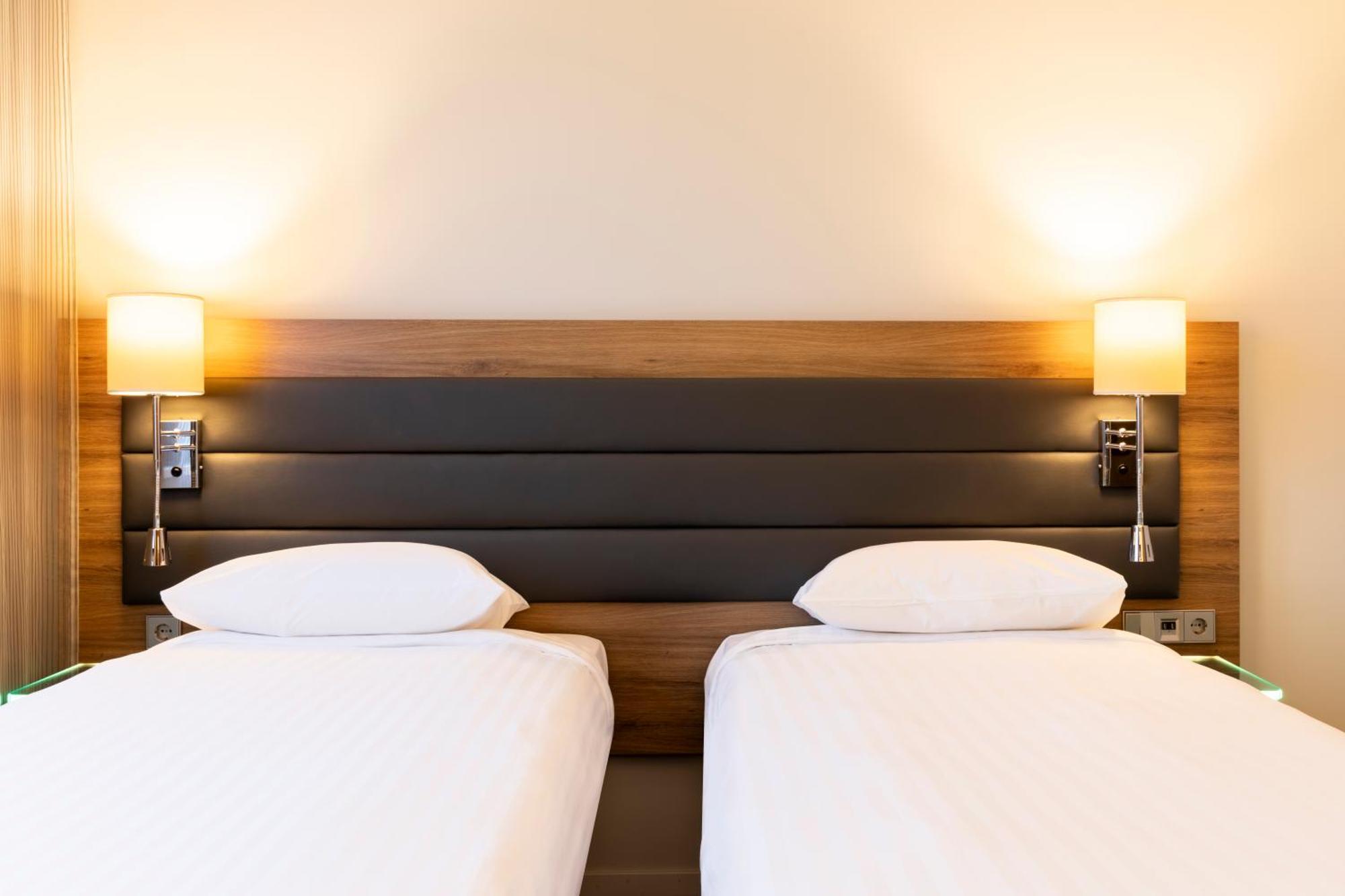 Moxy Edinburgh Airport Ξενοδοχείο Ingliston Εξωτερικό φωτογραφία