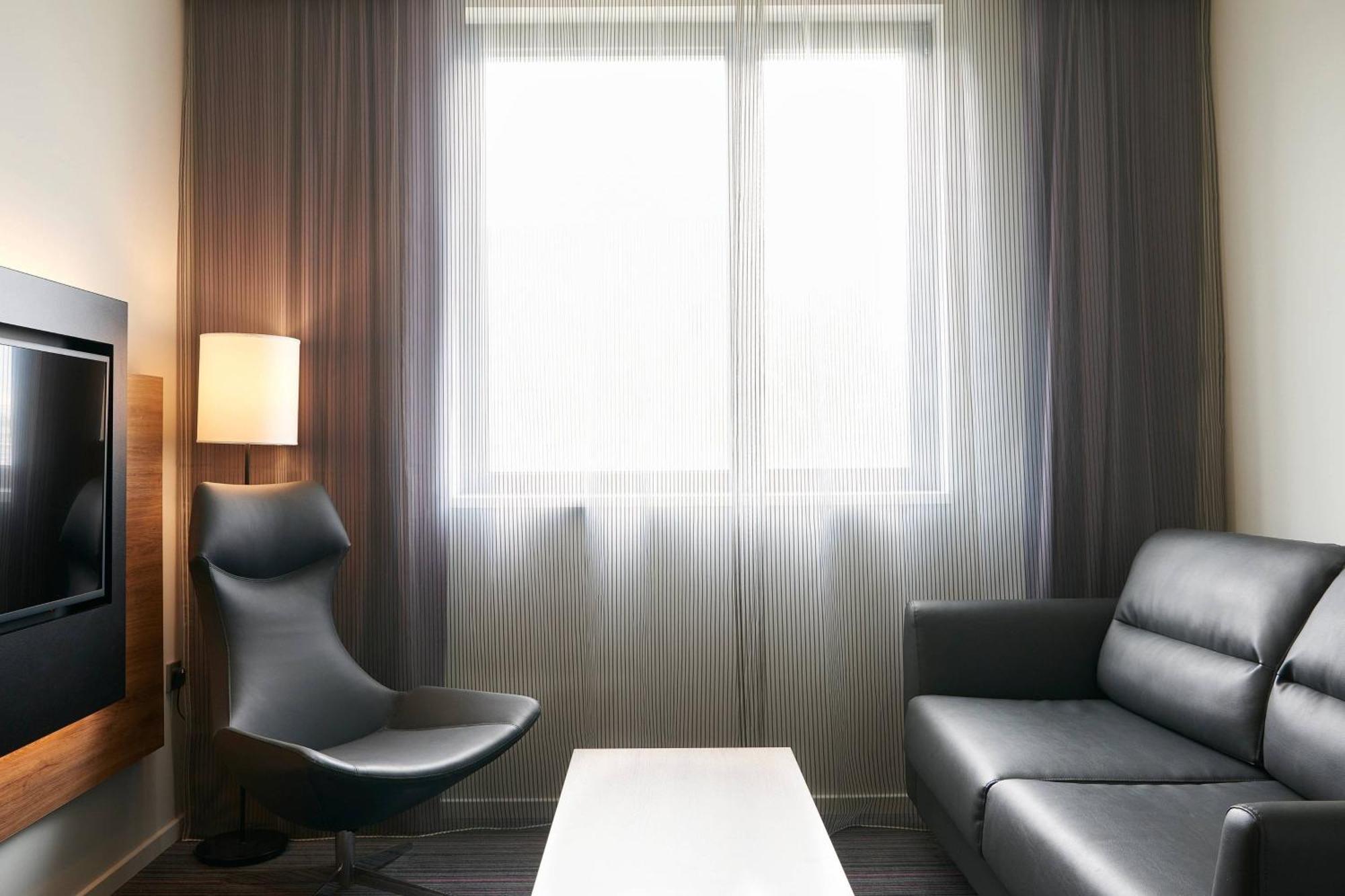 Moxy Edinburgh Airport Ξενοδοχείο Ingliston Εξωτερικό φωτογραφία