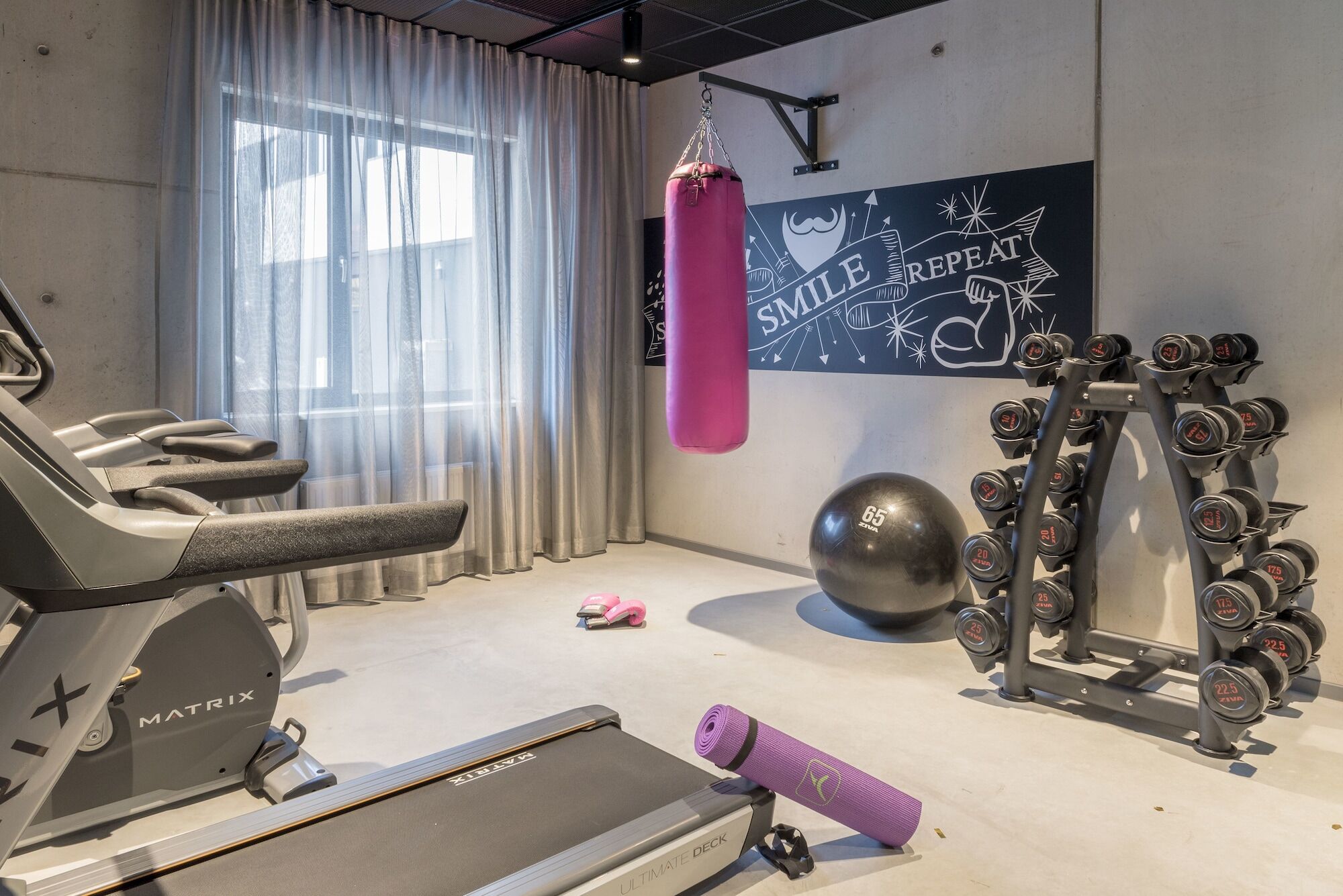 Moxy Edinburgh Airport Ξενοδοχείο Ingliston Εξωτερικό φωτογραφία
